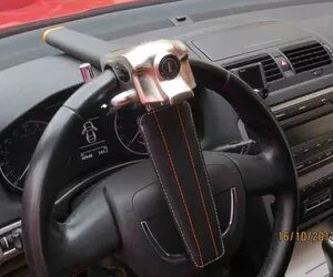Zámek volantu s ochranou airbagu proti krádeži